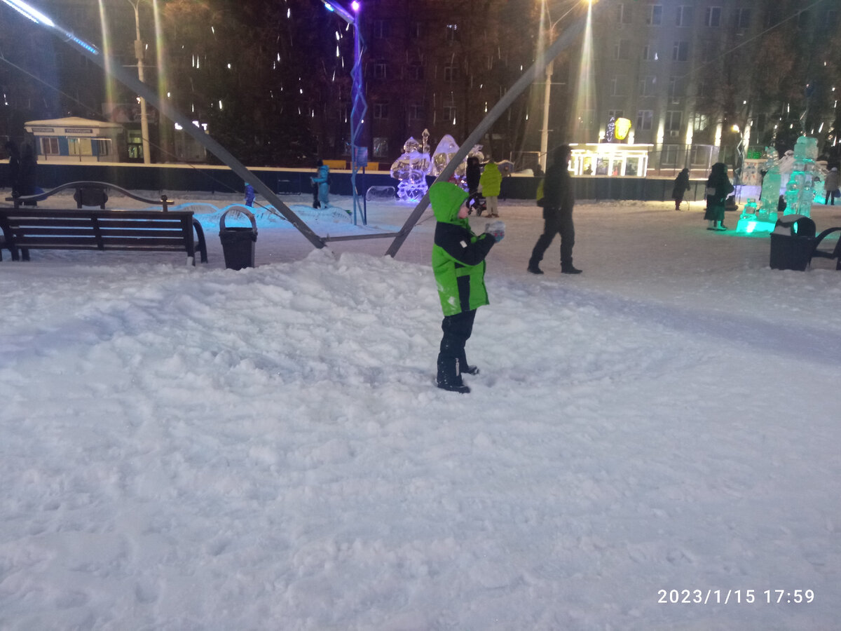 Пашу ещё хоть как-то удалось сфотографировать чётко