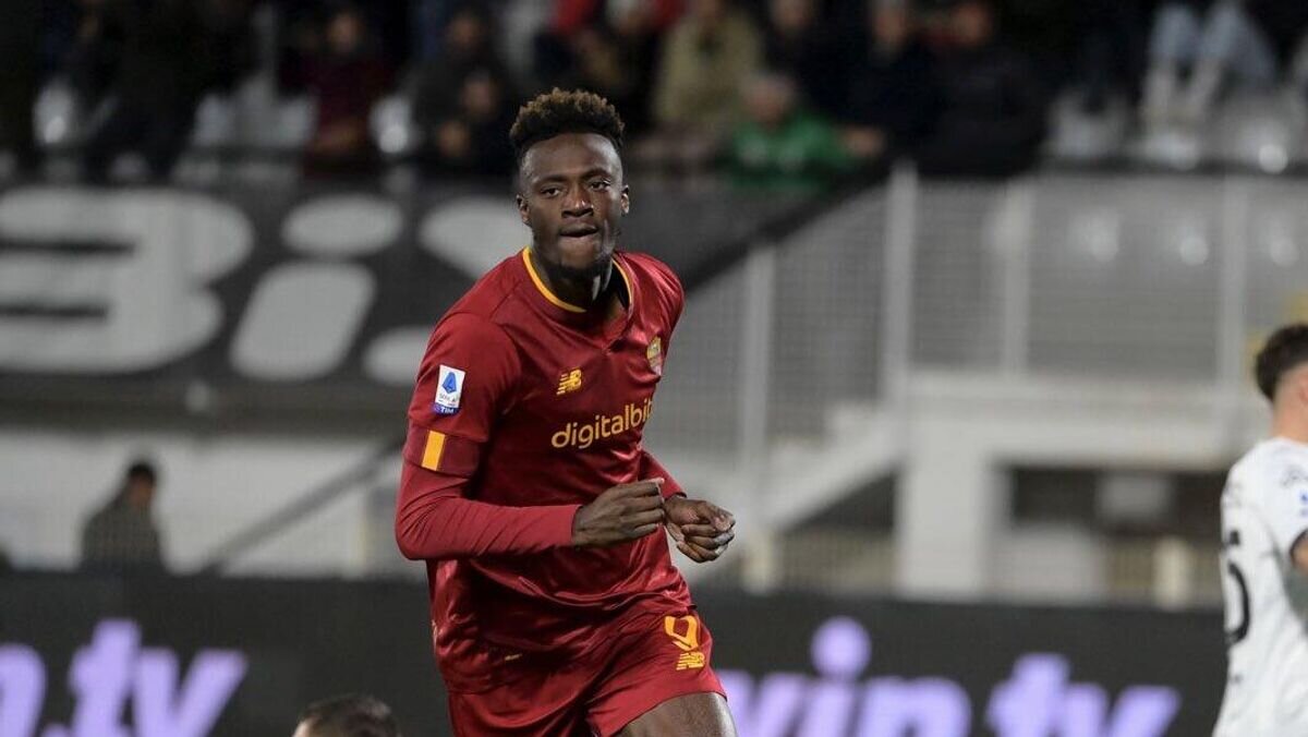    Нападающий "Ромы" Тэмми Абрахам в матче Серии А © пресс-служба клуба "Рома"