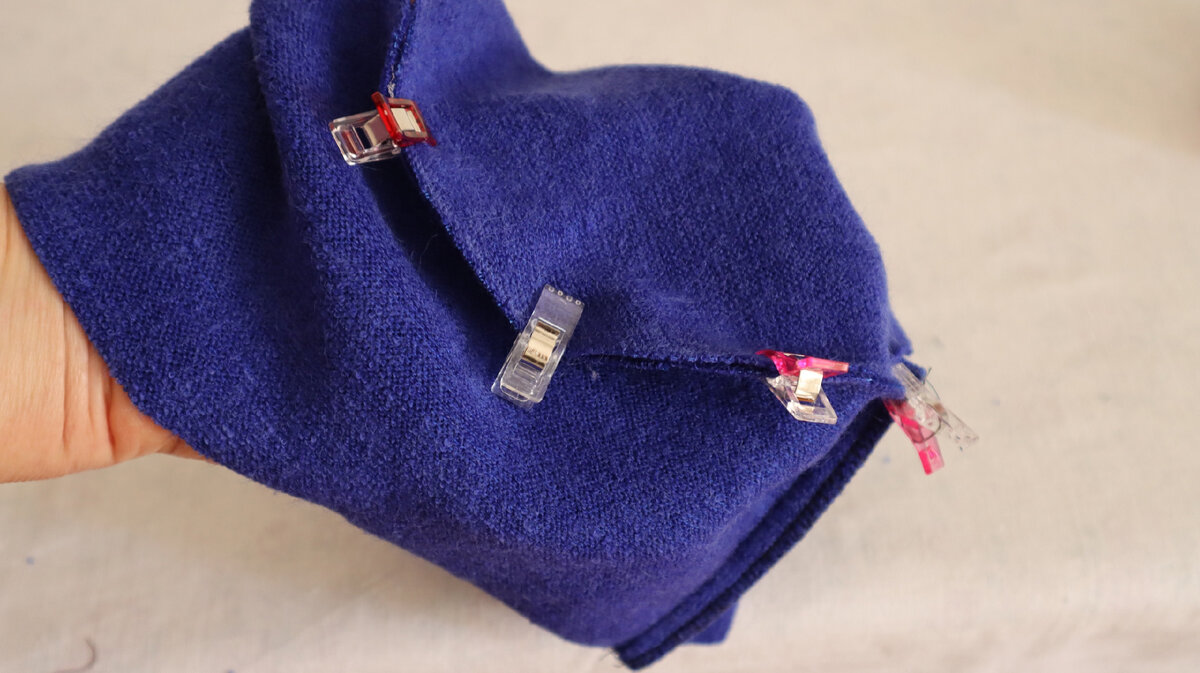 Сшила шапку, которая «сидит» на голове идеально, благодаря удачной ...