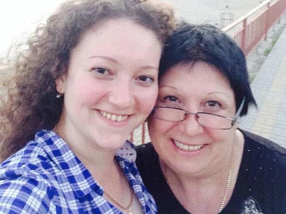     Надя (слева) с мамой Аллой Алексеенко  Личная страничка героя публикации в соцсети