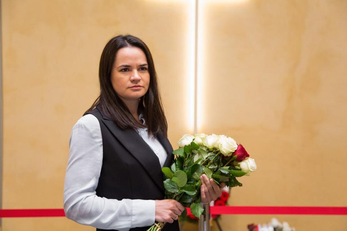    Светлана Тихановская с цветами:Telegram/@tsikhanouskaya