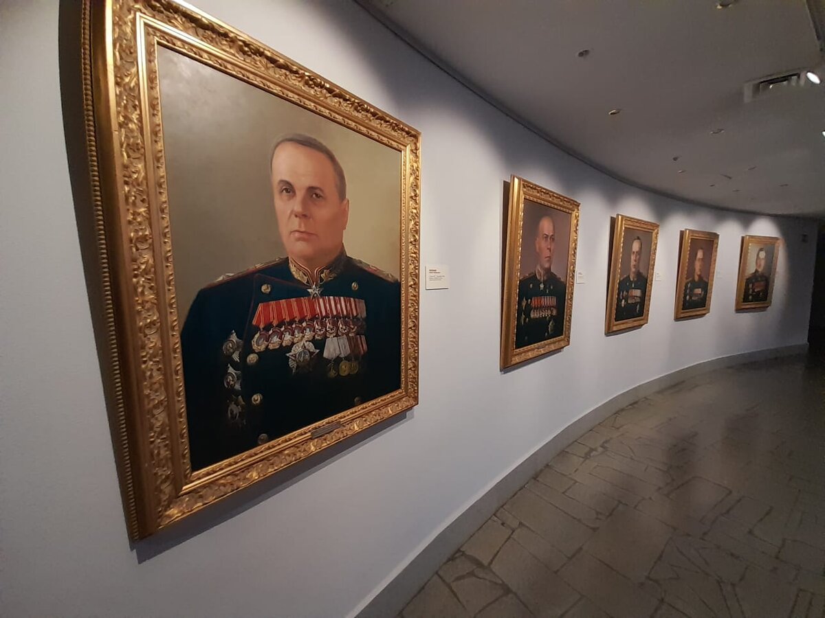 Листайте дальше >