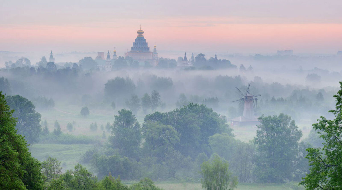 храм в тумане