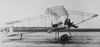 Учебный Farman IV. На таком самолете летала Лидия Зверева. Фотография из открытого источника