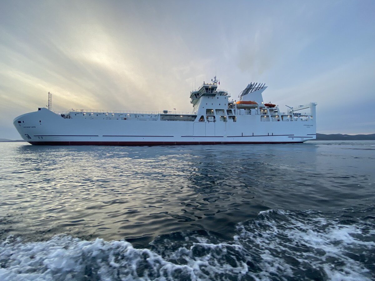 Амурский судостроительный завод передал заказчику паром "Александр Деев" (входит в ОСК)