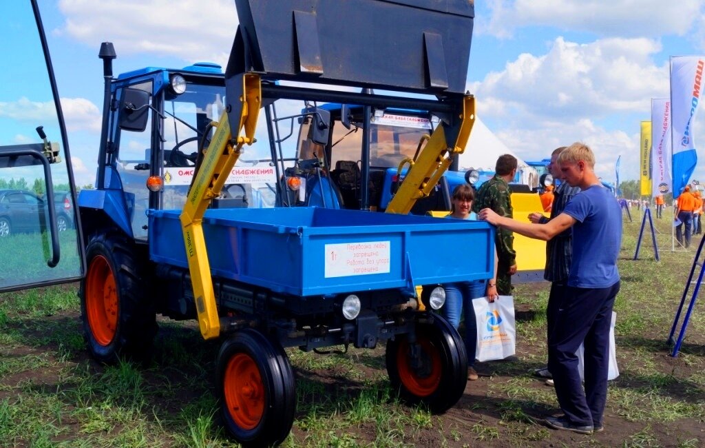 А такой "шассик" производился на Владимирском тракторном заводе 10 лет назад (фото 2013 года)