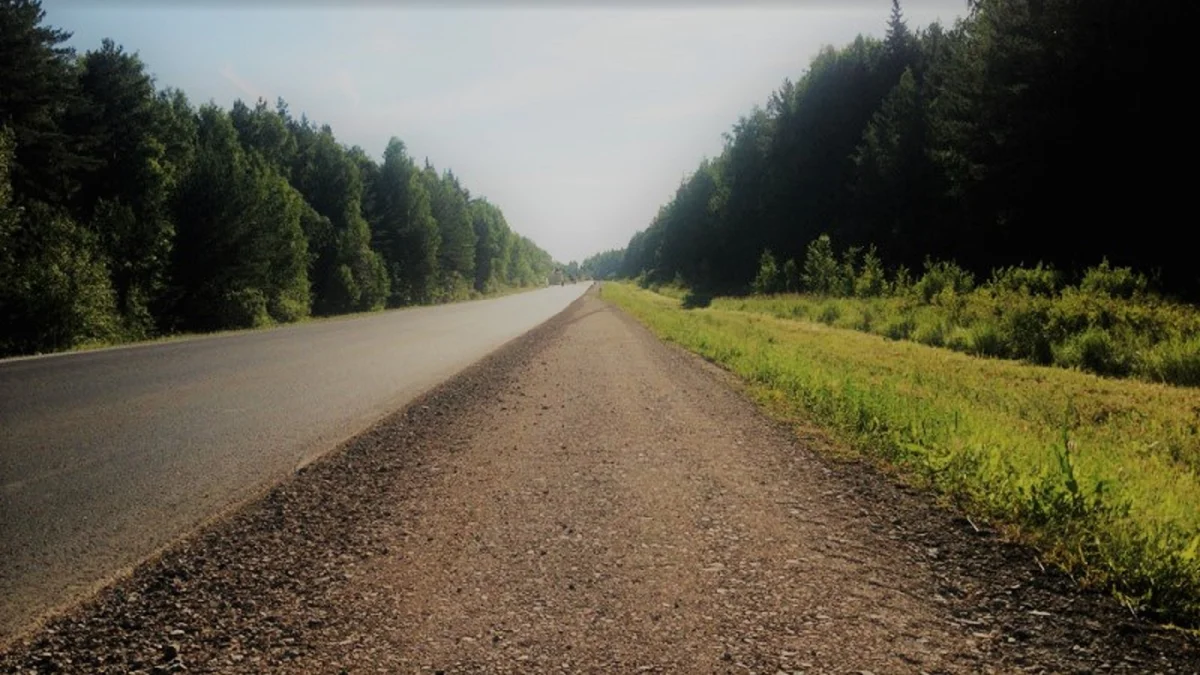 Полностью выполнено устройство дорожного покрытия на участке автодороги Большая 