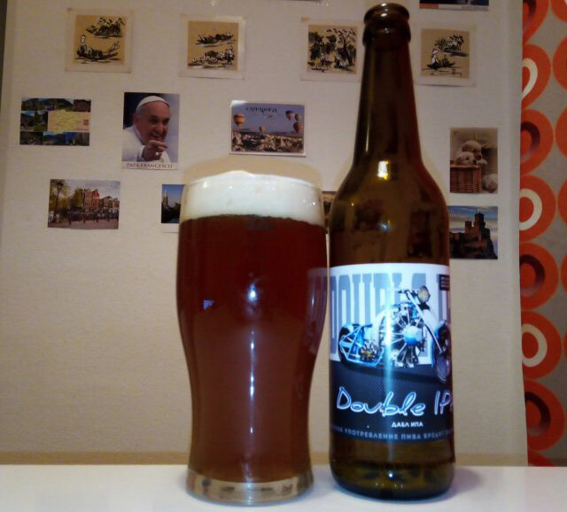 «Double IPA (Amarillo & Mosaic)» в стакане. Фото автора