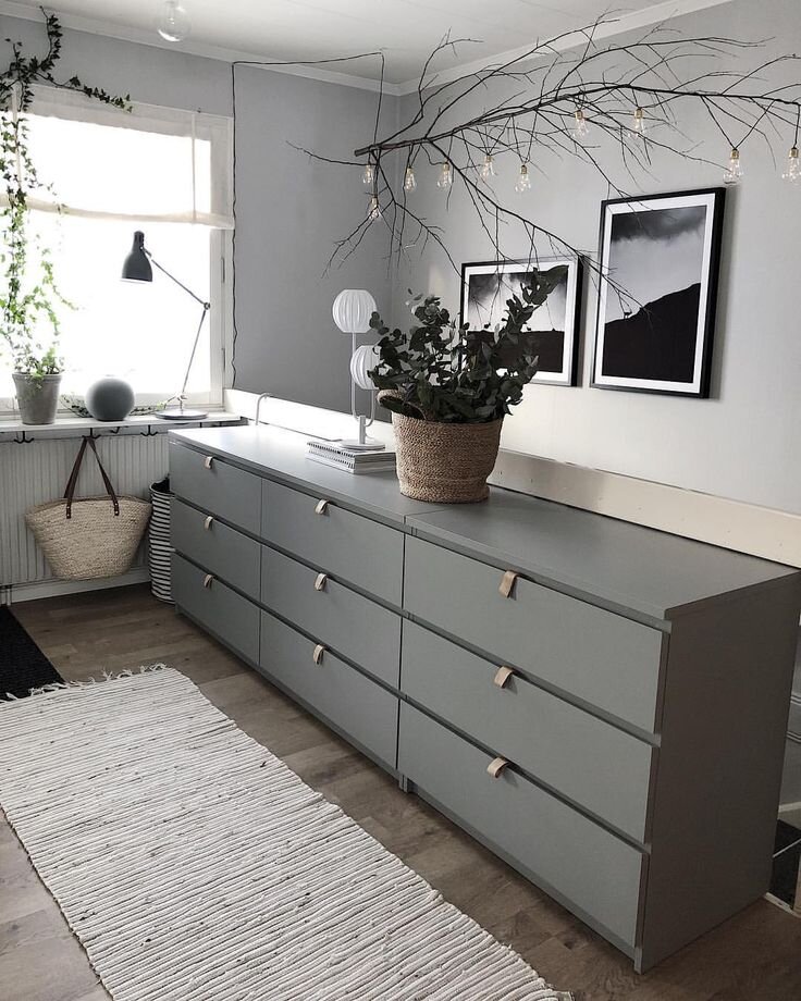 Комод в комнате в интерьере Shopping Home decor bedroom, House interior, Bedroom design