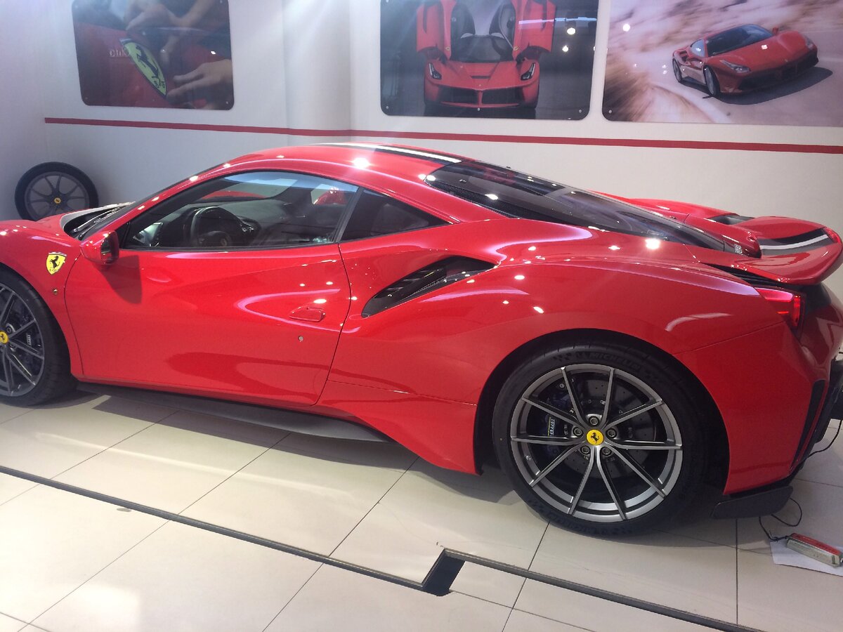 ferrari 488 pista (Alex Ch)