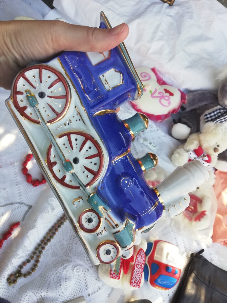 Фарфоровый паровозик - бутылка-штоф