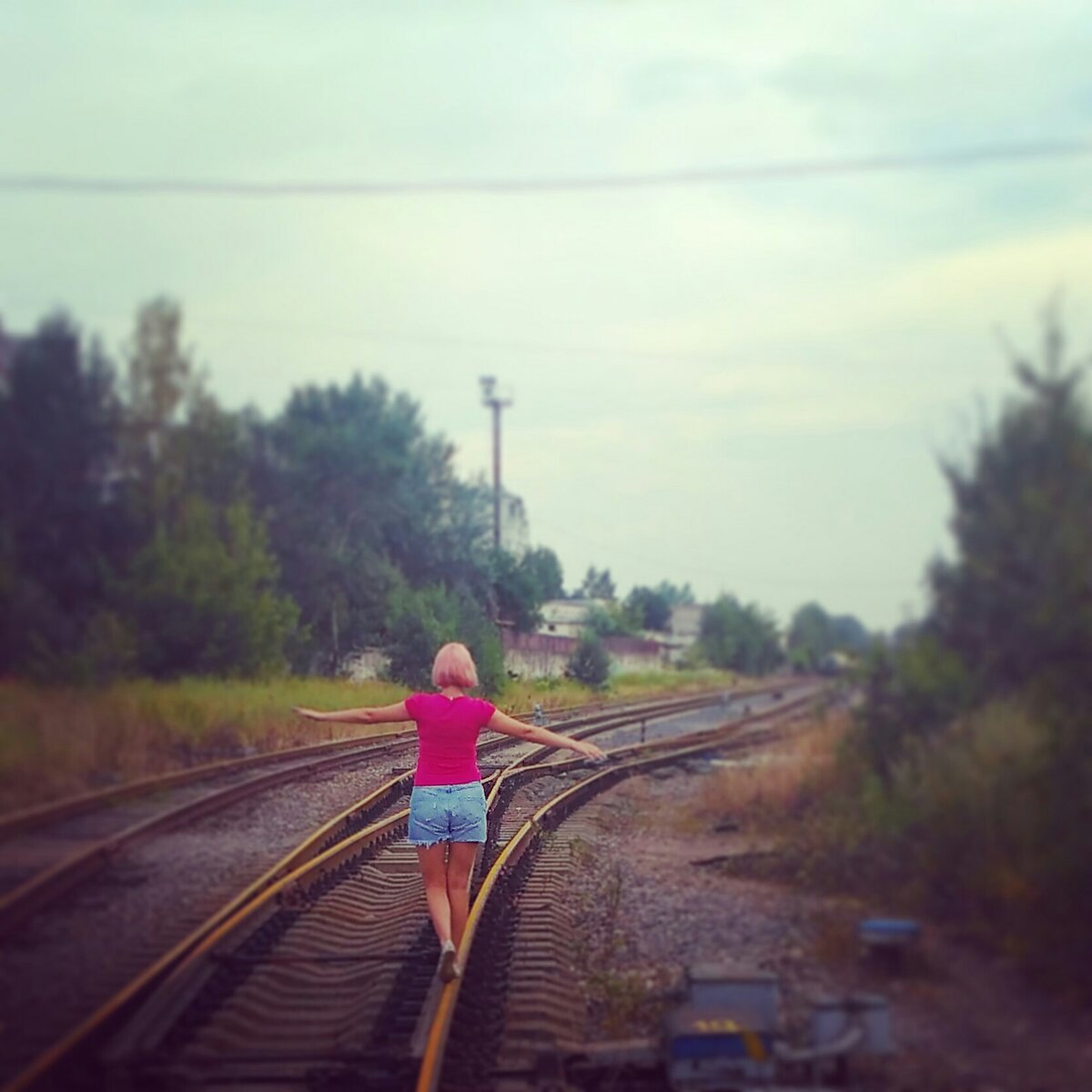 Девушка которую стоит любить просто потому что она есть.