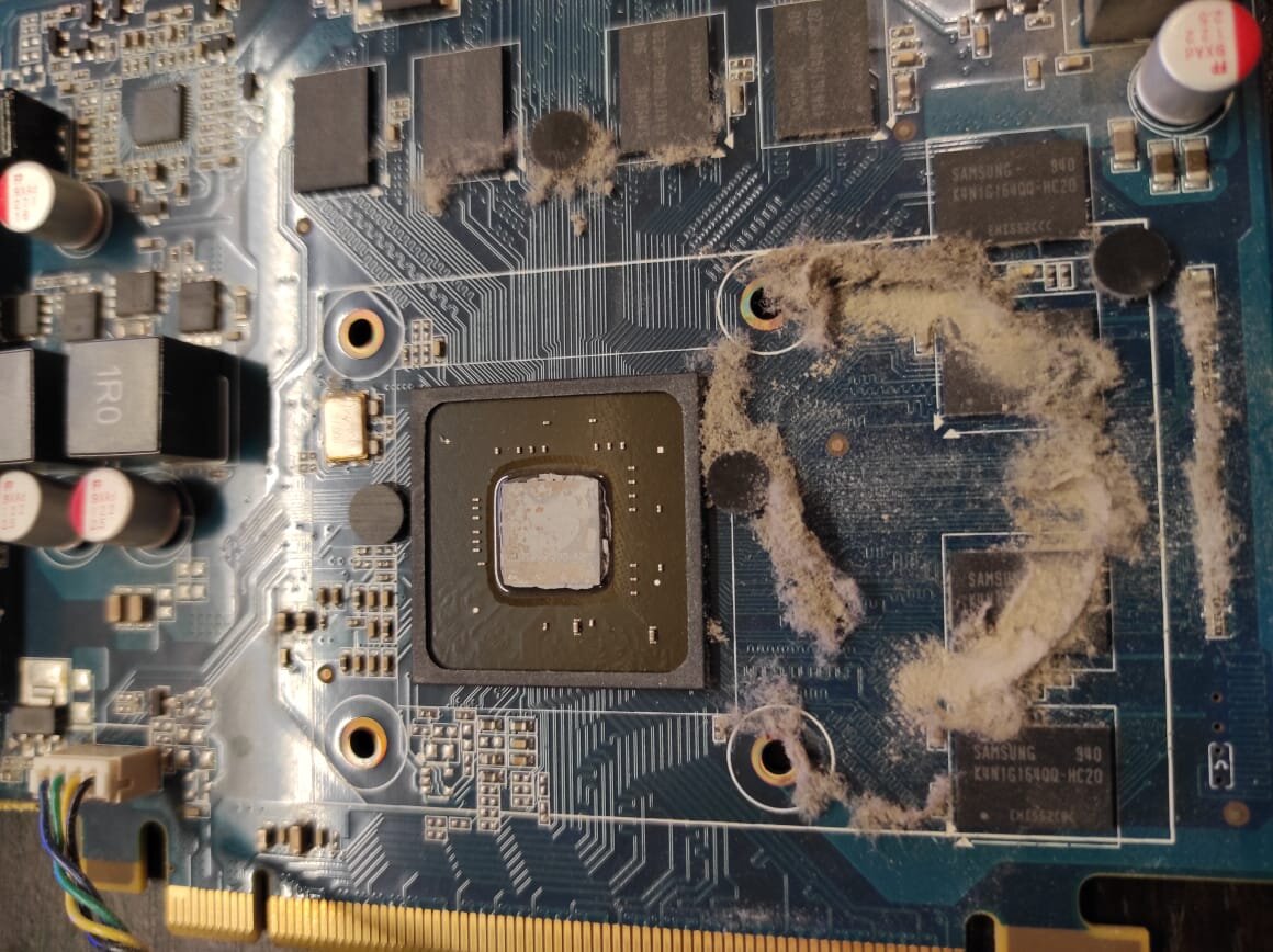 Фото из личной коллекции, GT 220, сняли охлаждение