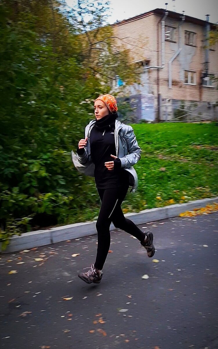 Стильные образы для бега осенью