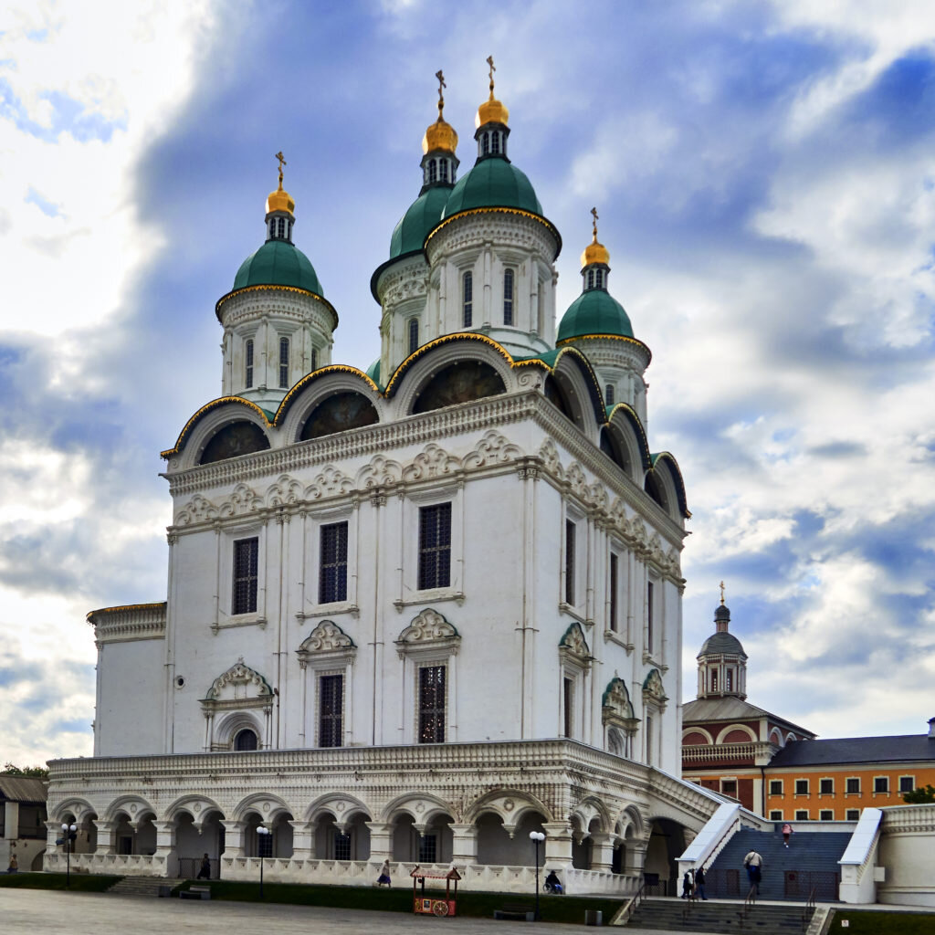 Астраханский Успенский собор сверху