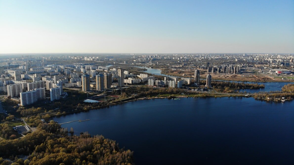 Район Строгино в Москве, с высоты птичьего полета