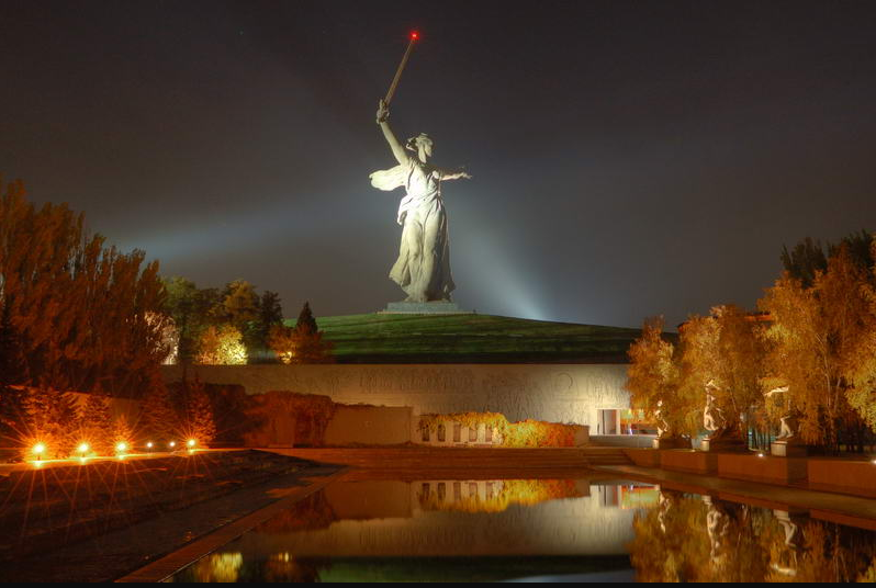 Мамаев Курган, конечно, монументален, производит впечатление...