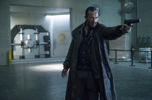 Кадр из фильма "Ограбление в ураган" 2017 г.