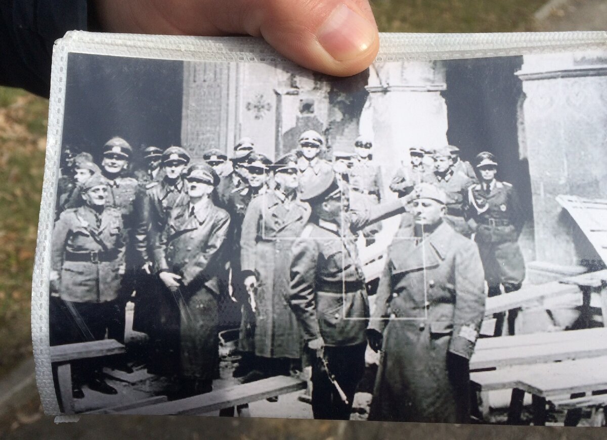 (Эти фотографии уже из моего "архива", я их храню и обязательно покажу внукам, когда они подрастут. Чтобы знали правду о войне и помнили  тех, кому мы обязаны жизнью и мирным небом.)