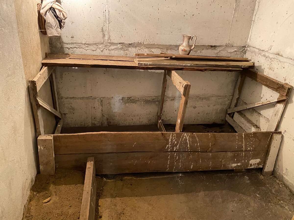 Выгребли все старые залежи в сарайке