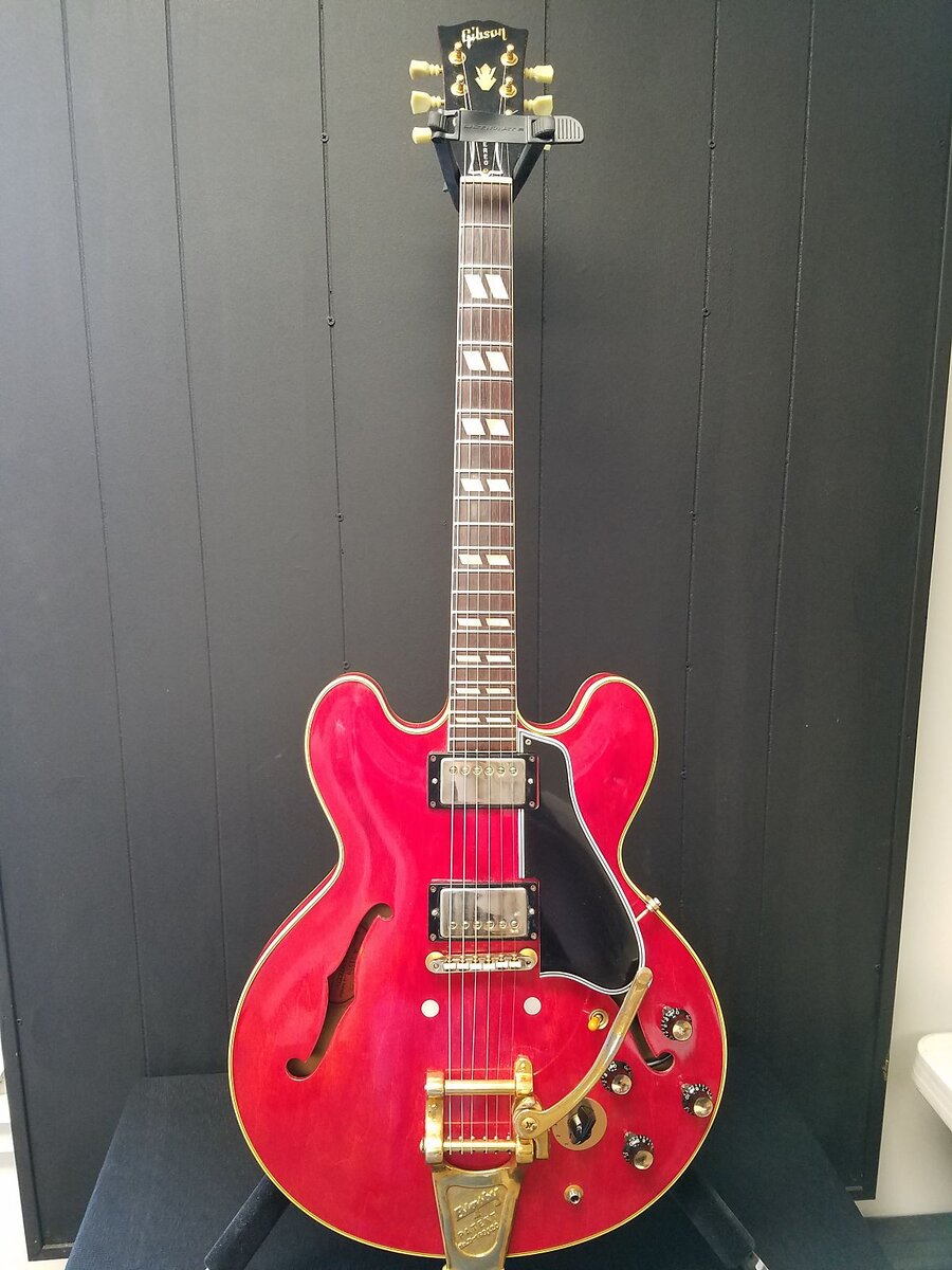 Gibson ES-345TD with Bigsby Vibrato