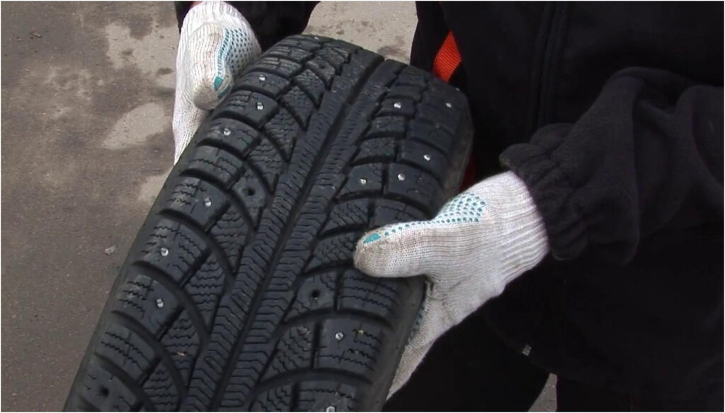 Почему я покупаю и устанавливаю шипованную резину еще до выпадения снега и шипы у меня служат очень долго