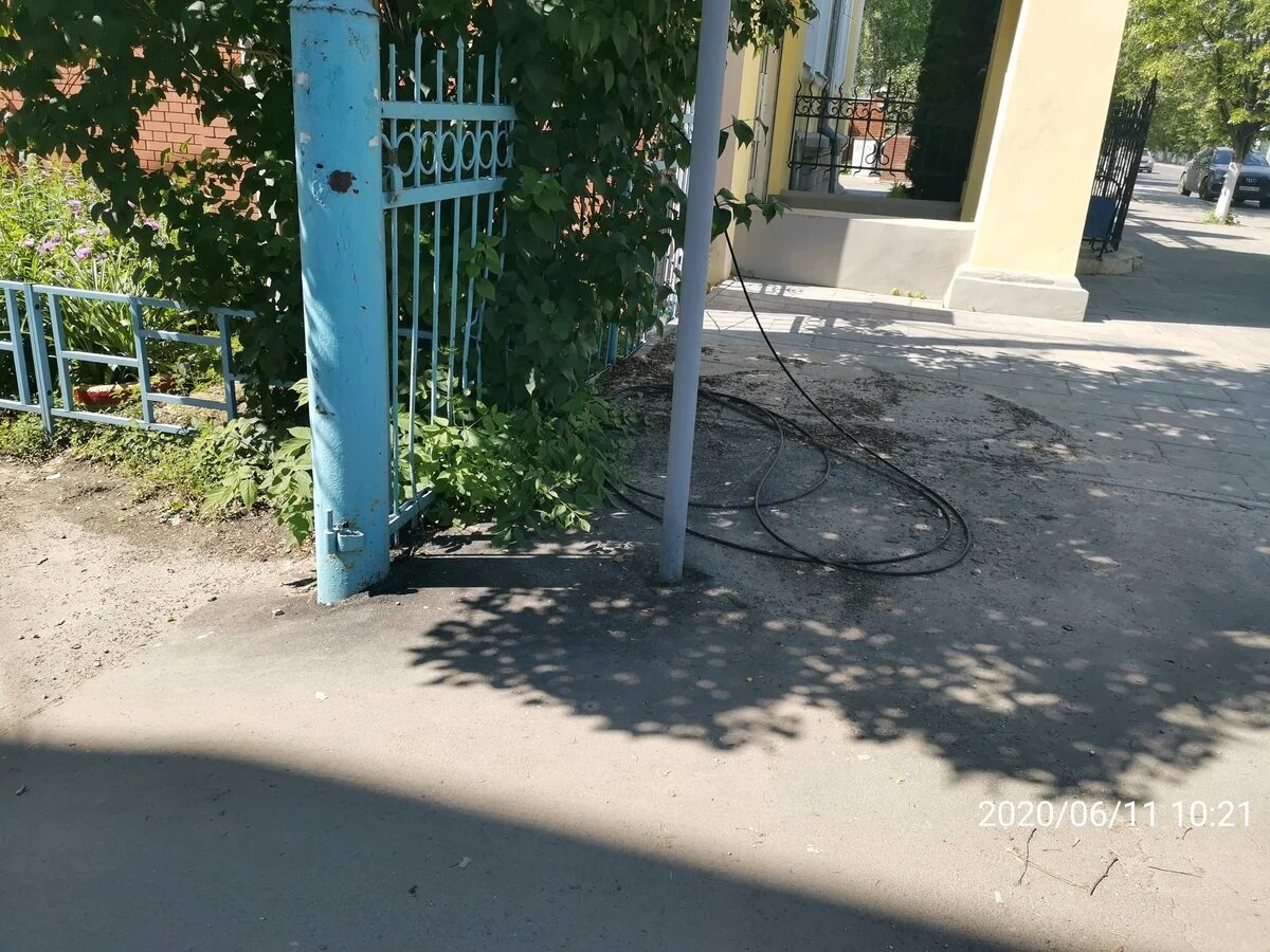 вот он лежит, виновник торжества