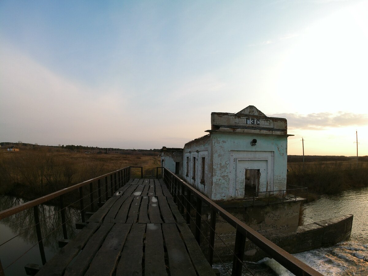 Киикская ГЭС - памятник былого величия, Новосибирская область (Фото автора)