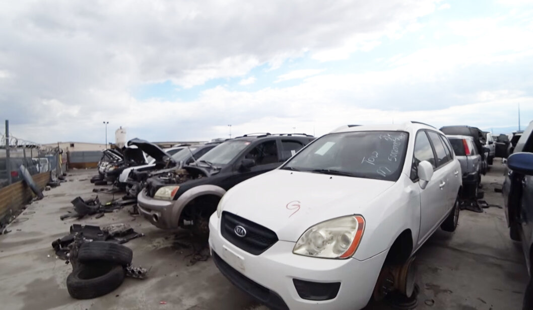 Автомобиль KIA