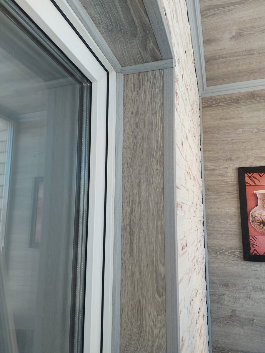 Окно на лоджии.