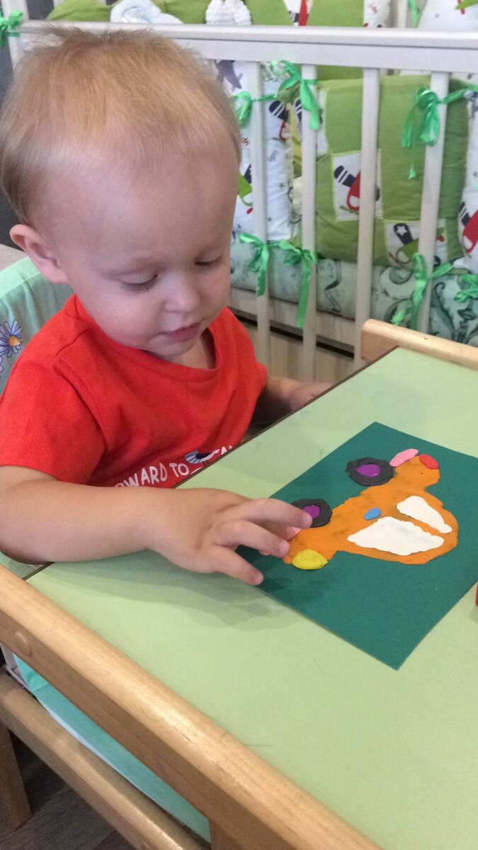 Делаем аппликацию из пластилина