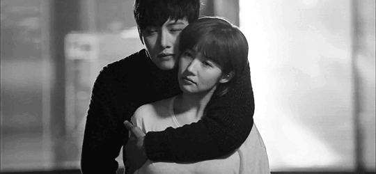 Кадр из дорамы "Хилер" 