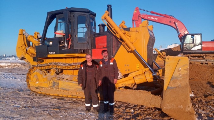 Машинист бульдозера 6 разряда. ). Машинист бульдозера. Бульдозер в работе. Бульдозер 6 разряда.