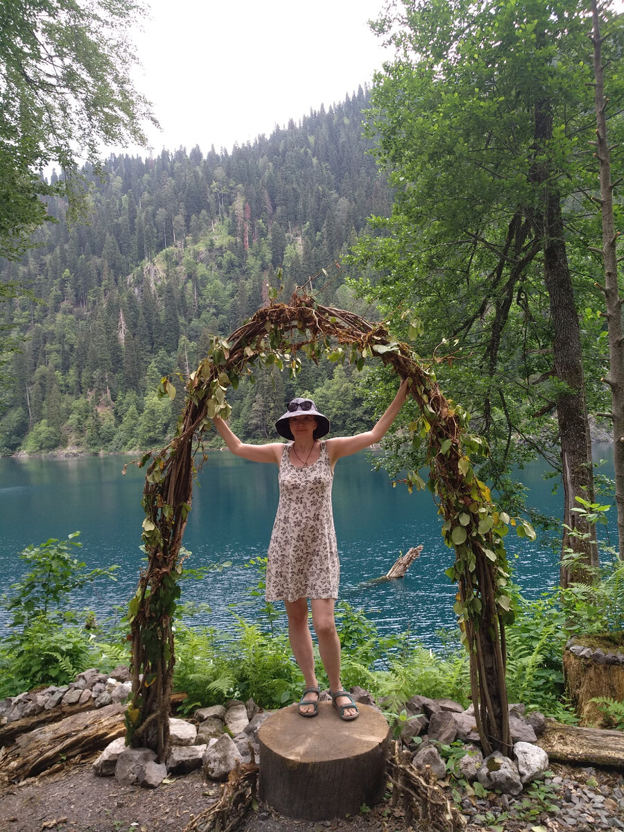 Фото автора .Абхазия горное озеро Малая Рица 