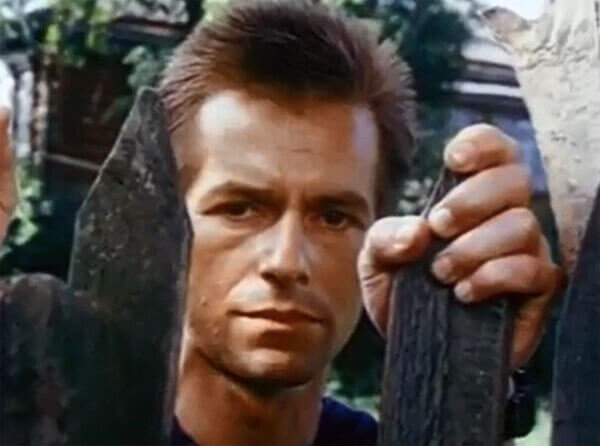 Наш герой. Кадр из фильма "Тридцатого уничтожить!"