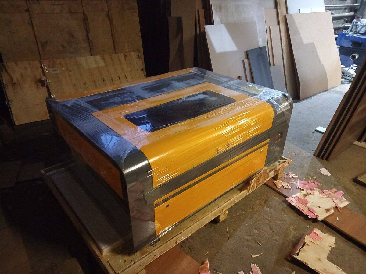 Тут я только на этапе распаковки моего станка