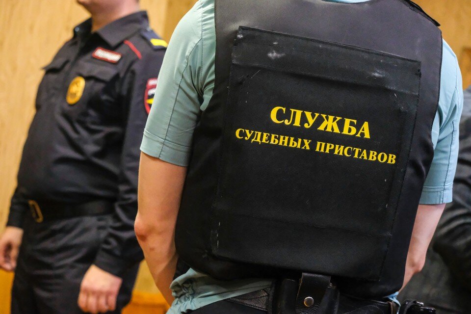     Приставы сделали невыездными 65 тысяч жителей Ленобласти Артем КИЛЬКИН (архив)