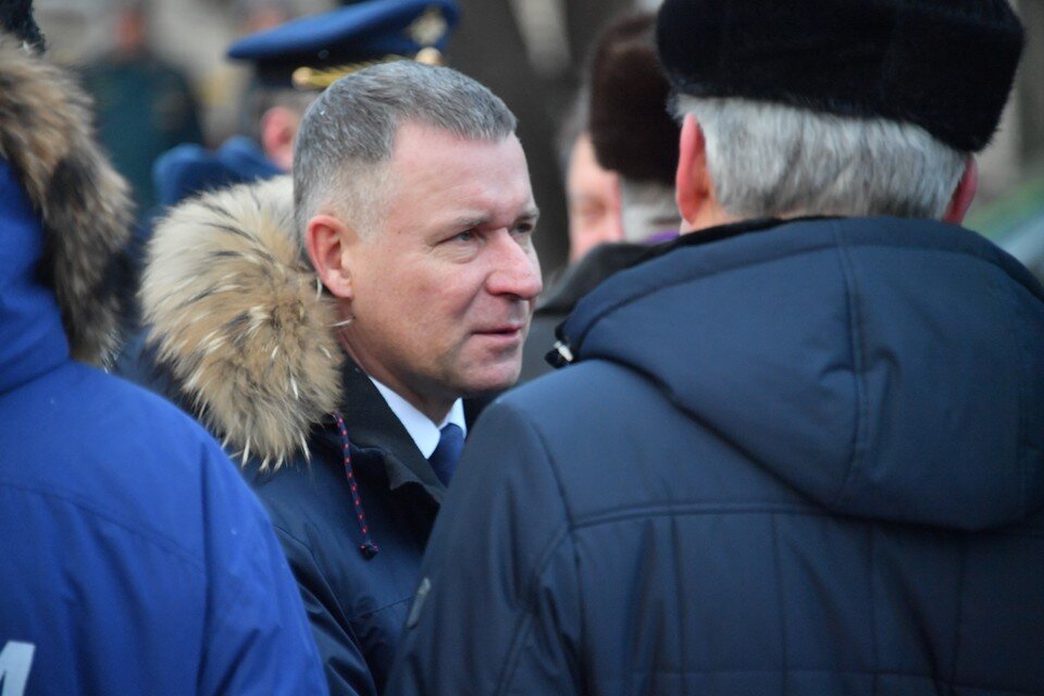     В сквере имени Героя России Евгения Зиничева открыли памятную стелу Владимир ВЕЛЕНГУРИН