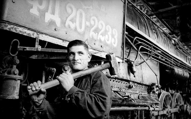 Рабочий завода ЗИЛ 1954