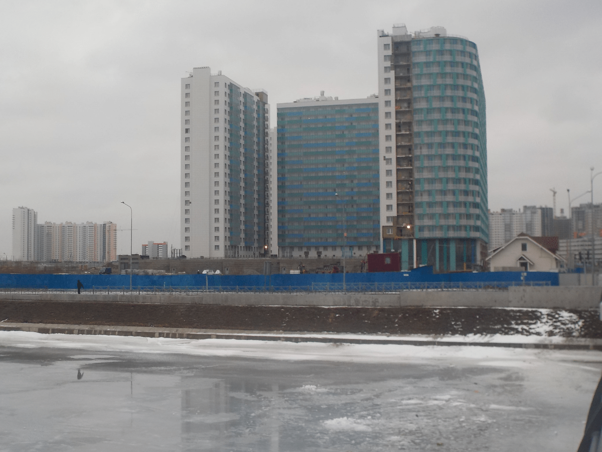 Личный снимок. Все только строилось. Сейчас уже больше домов  