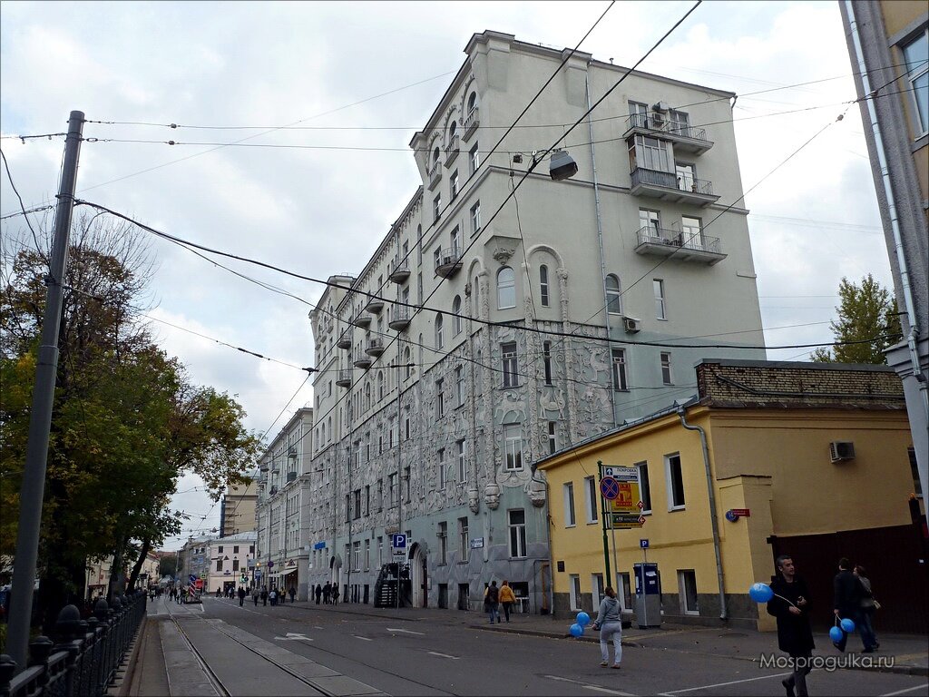 Доходный дом храма Троицы на Грязех