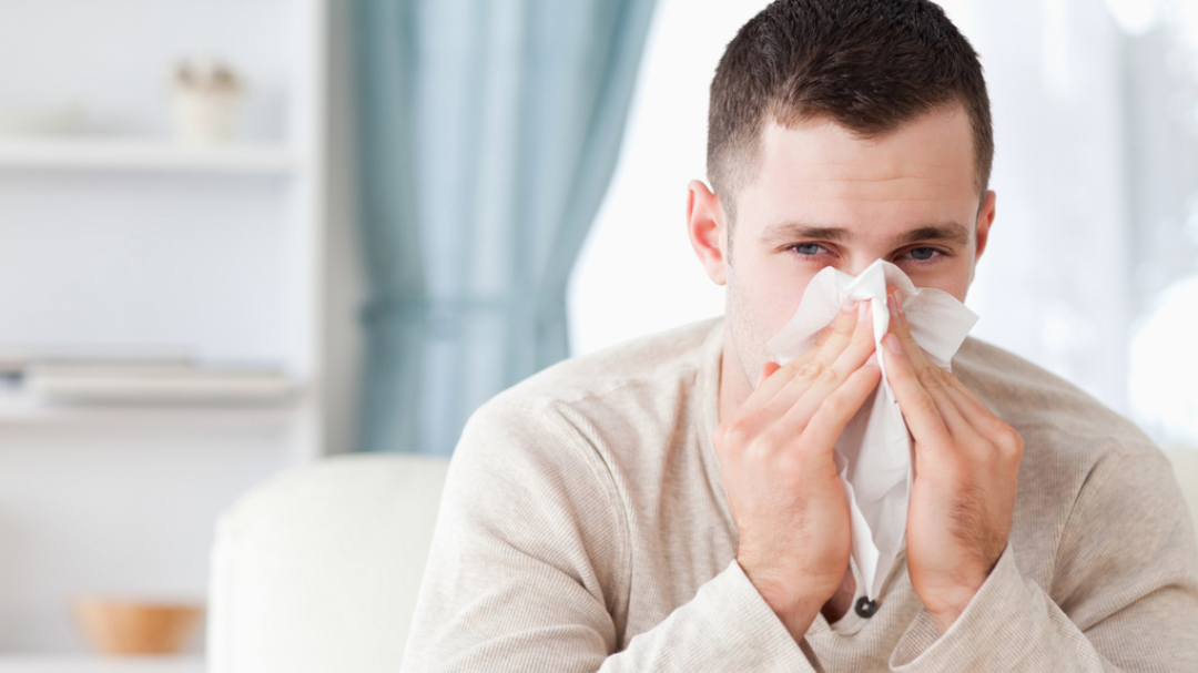 Часто слизь с гнойными массами имеет неприятный запах. Это повод для немедленного начала лечения.