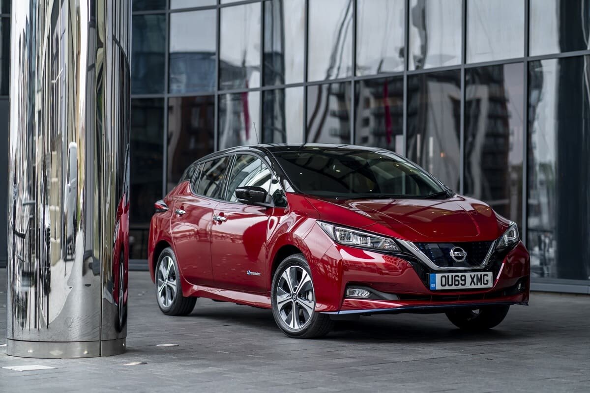 Nissan LEAF ZE1