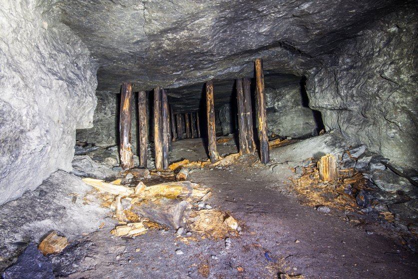 Штольня за вднх уфа. Дудкинская пещера в уфе. Дудкинская штольня уфа. Дудкинская штольня уфа. Пещеры под уфой.