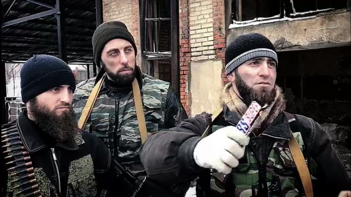 Чеченские боевики приколы. Живые боевики чеченские.