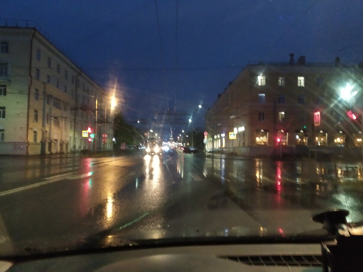 еду, дождина льет, по курсу - вокзал