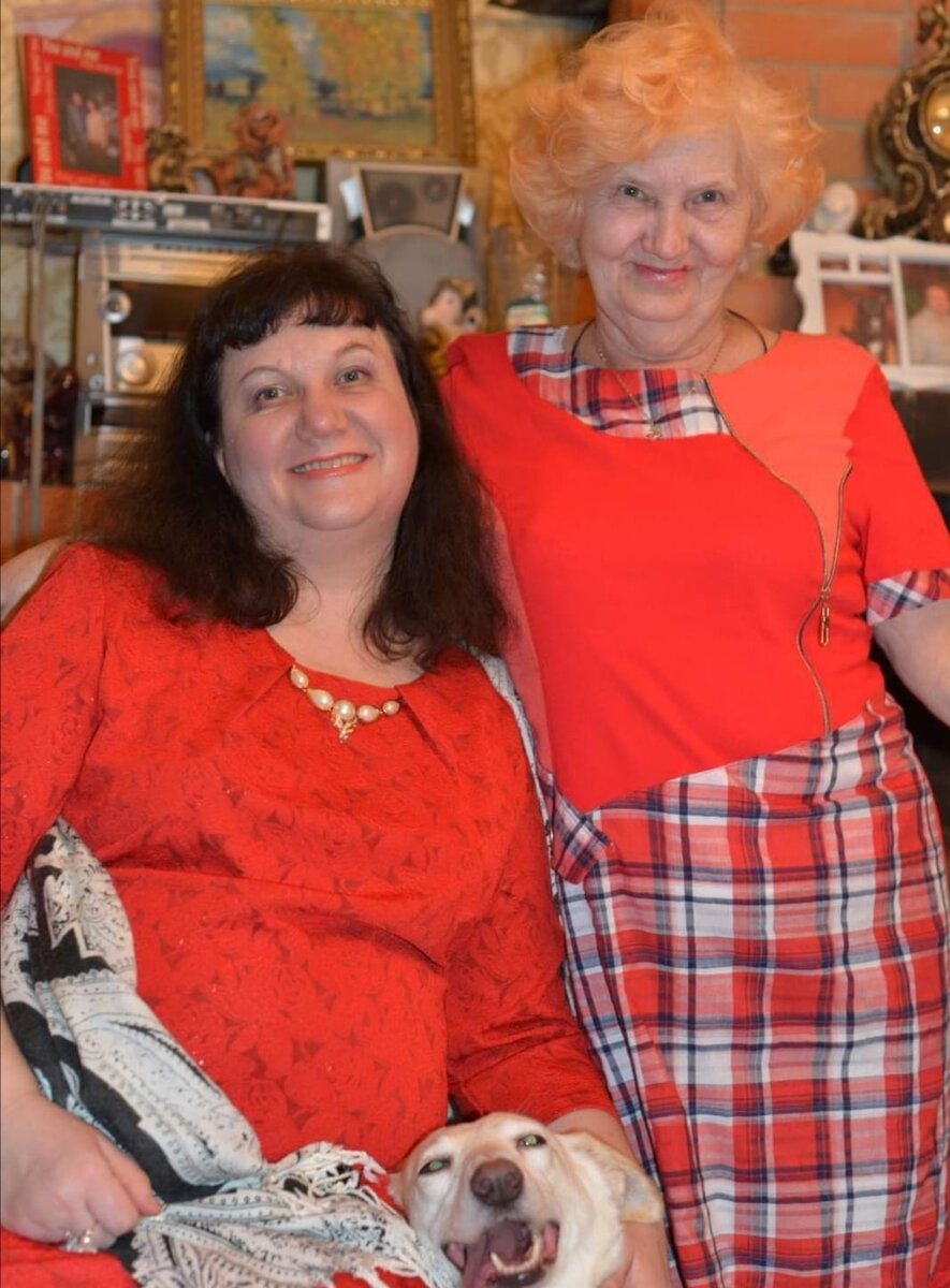 Это я и моя мамочка . Мне так ее не хватает. Берегите своих близких.