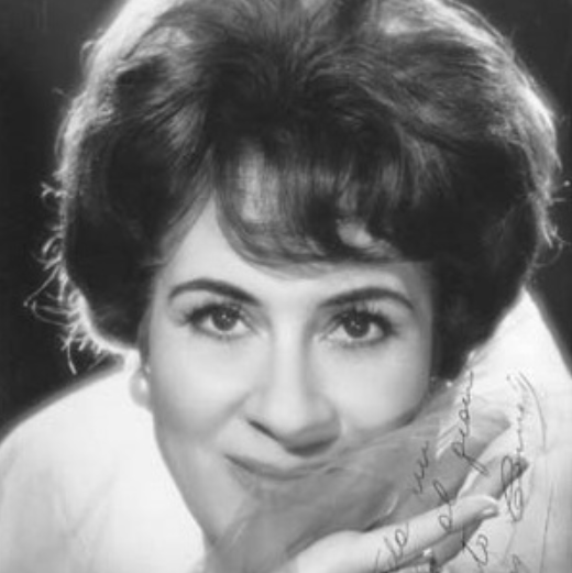 Мерседес Карне -певица и музыкант родом из Бразилии 