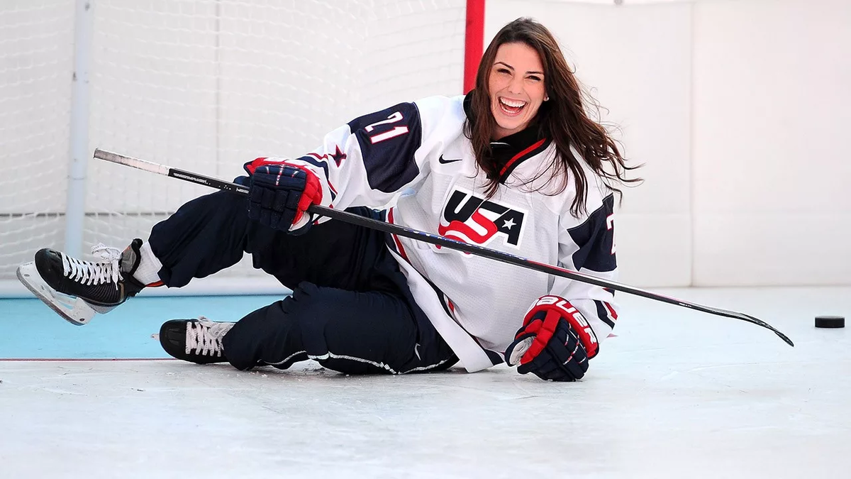 Хилари Найт