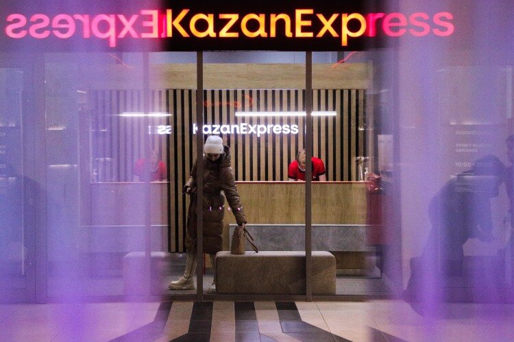    Не до корпоративов и сотрудникам KazanExpress. «Конец декабря для маркетплейсов время напряженное, количество заказов растет, и все нужно доставить вовремя. Поэтому корпоративы в KazanExpress просто не укладываются в рабочий график» Фото: «БИЗНЕС Online»